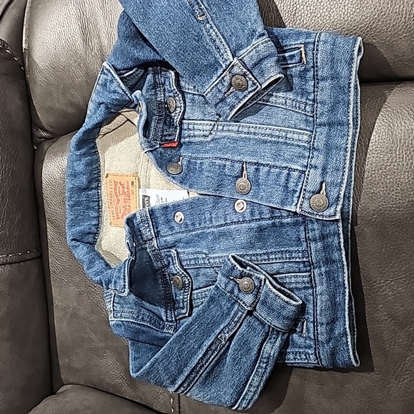 Levi's Other - Levi button jean jacket